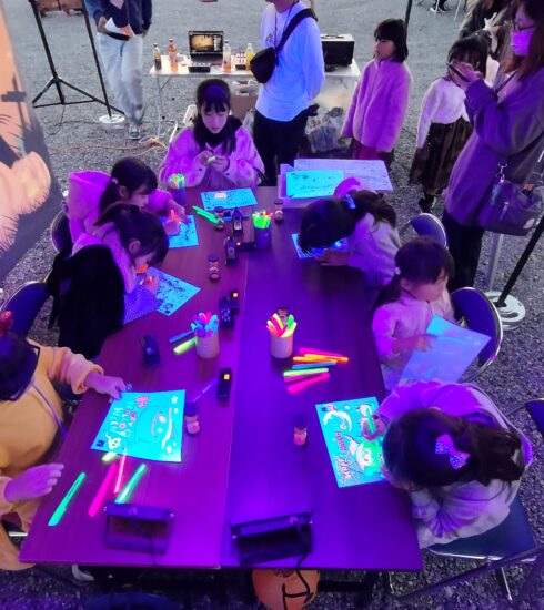 光るぬりえ＠まるっとぴーす