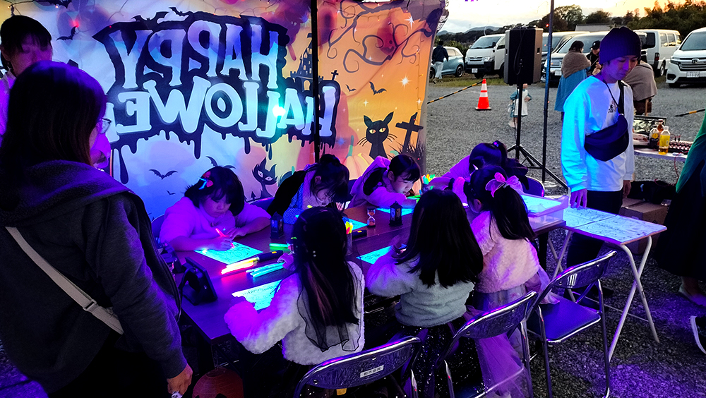 光るぬりえ＠まるっとぴーす